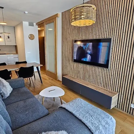 Superior S Terasou 2 - Ski&bike, Apartament Jańskie Łaźnie